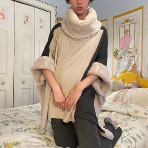 SOFT large cozy blanket fall poncho with faux fur!